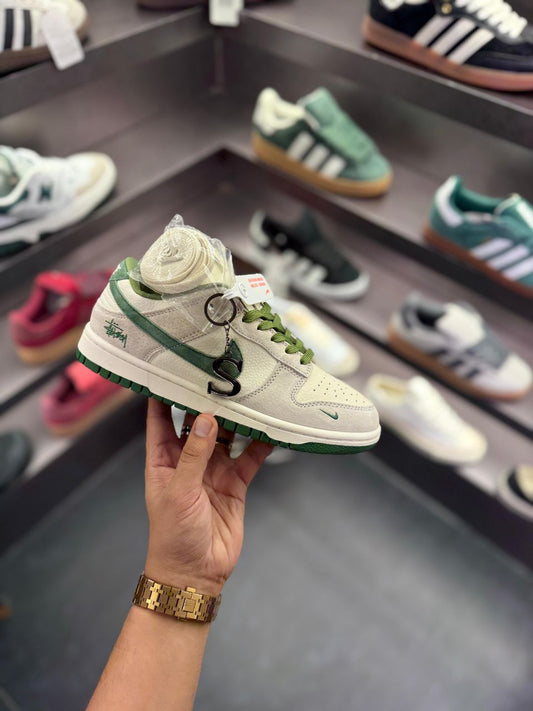 SB DUNK STUSSY GREEN S