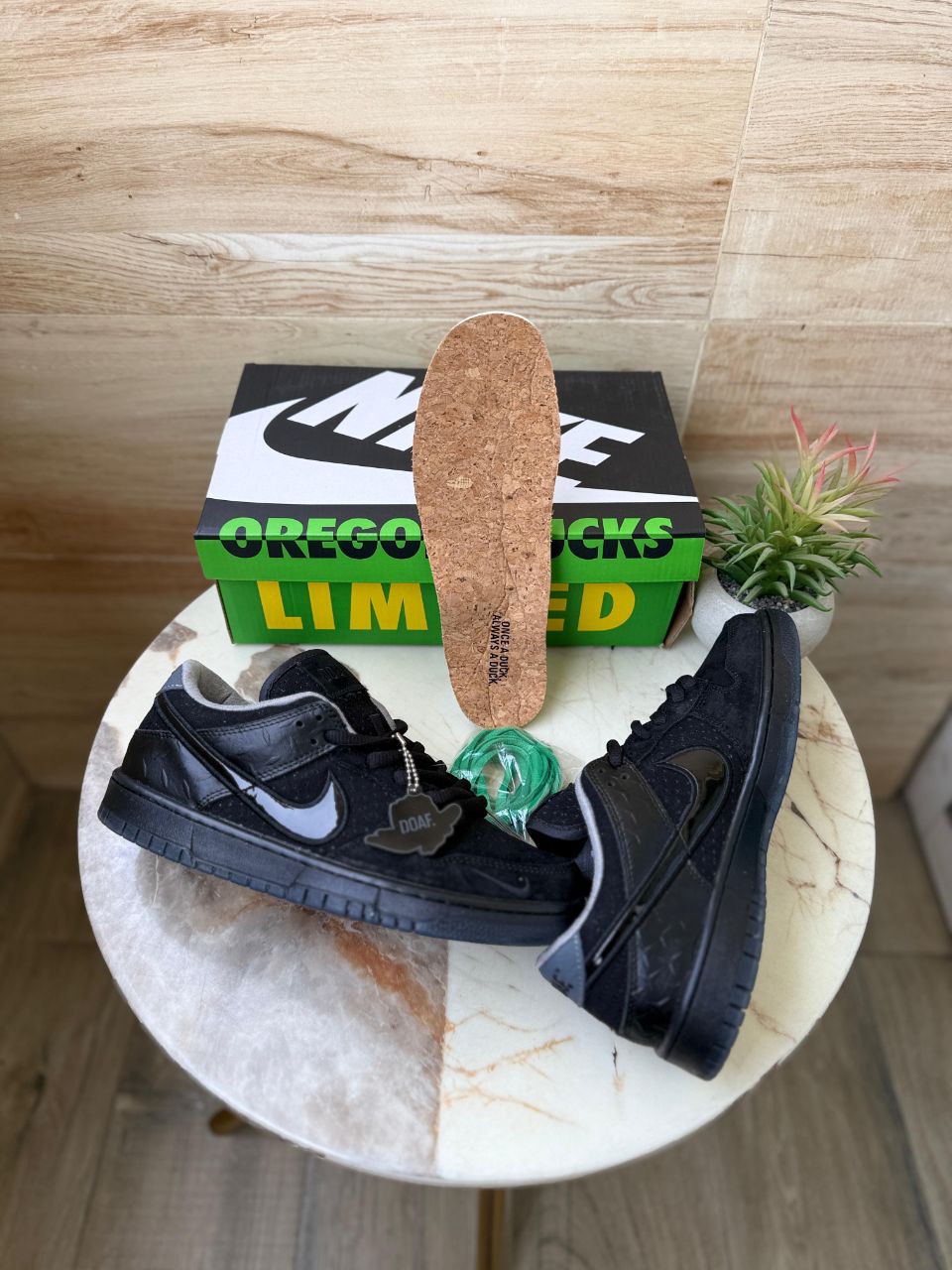 SB DUNK LOW - KAWS