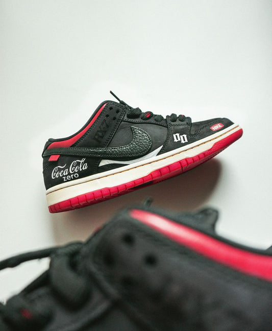 SB DUNK LOW "COCA -COLA ×LIBERTY WALK "