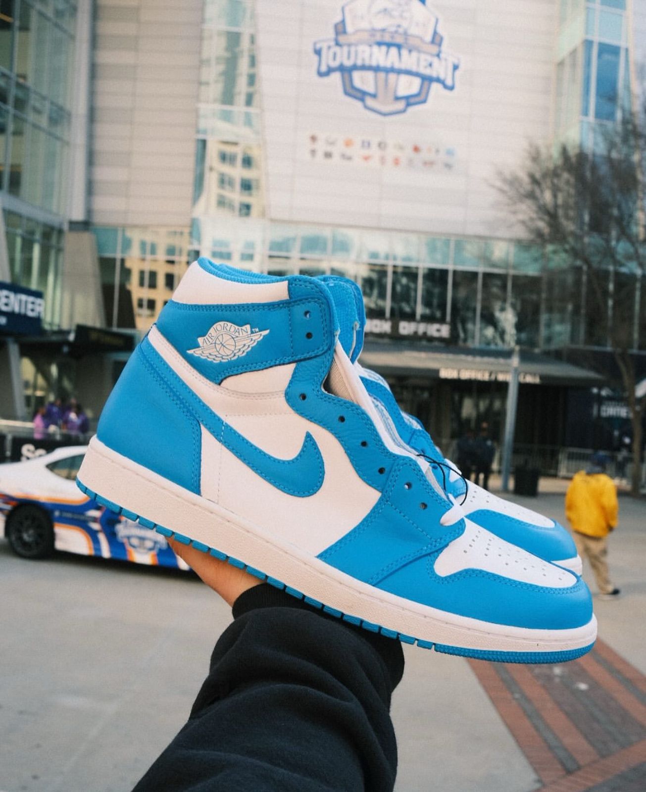 AIR JORDAN 1 HIGH OG "UNC " -LEGACY IN BLUE