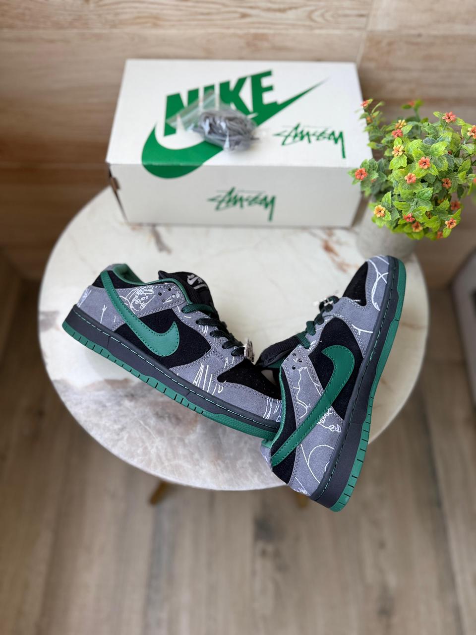 SB DUNK LOW "STUSSY ×CHALKBOARD EDITION "