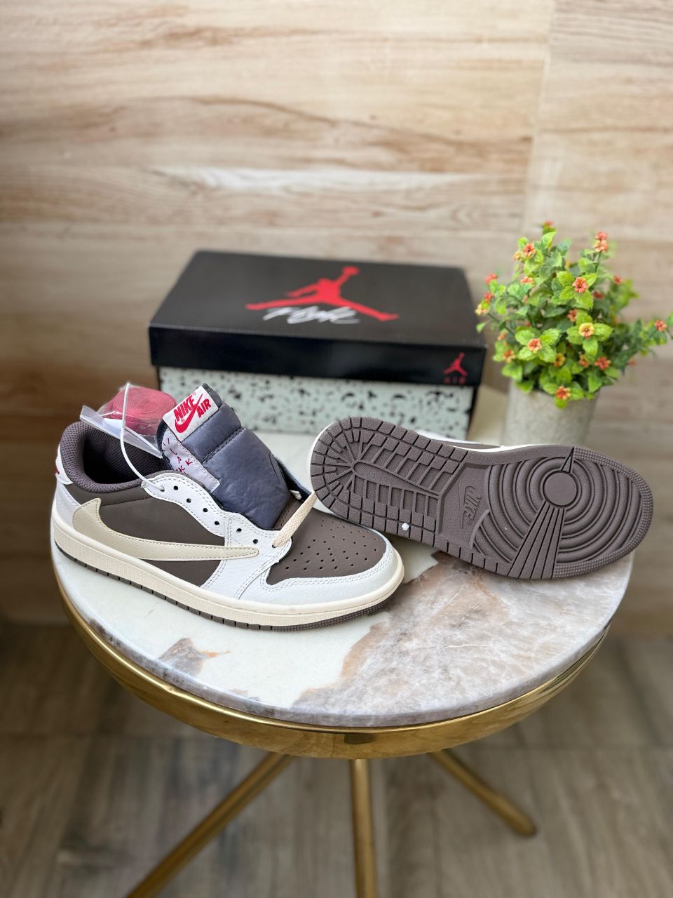 TRAVIS SCOTT × AIR JORDAN 1 LOW " REVERSE MOCHA "