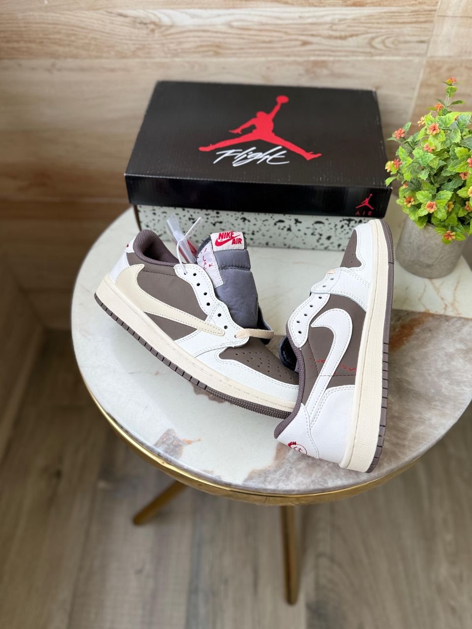 TRAVIS SCOTT × AIR JORDAN 1 LOW " REVERSE MOCHA "