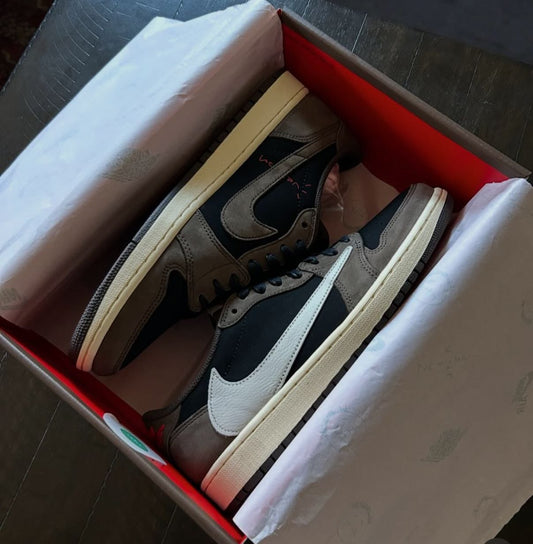 TRAVIS SCOTT ×AIR JORDAN 1 LOW "REVERSE MOCHA "