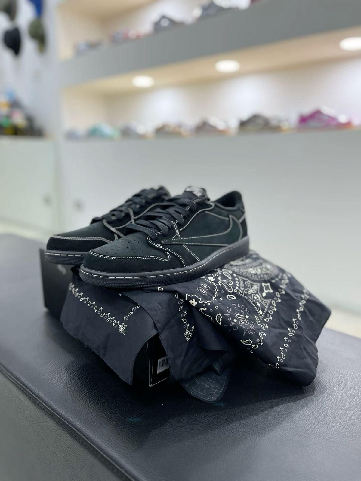 TRAVIS SCOTT×FRAGMENT × AIR JORDAN 1 LOW "BLACK PHANTOM"