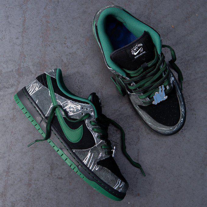 SB DUNK LOW "STUSSY ×CHALKBOARD EDITION "