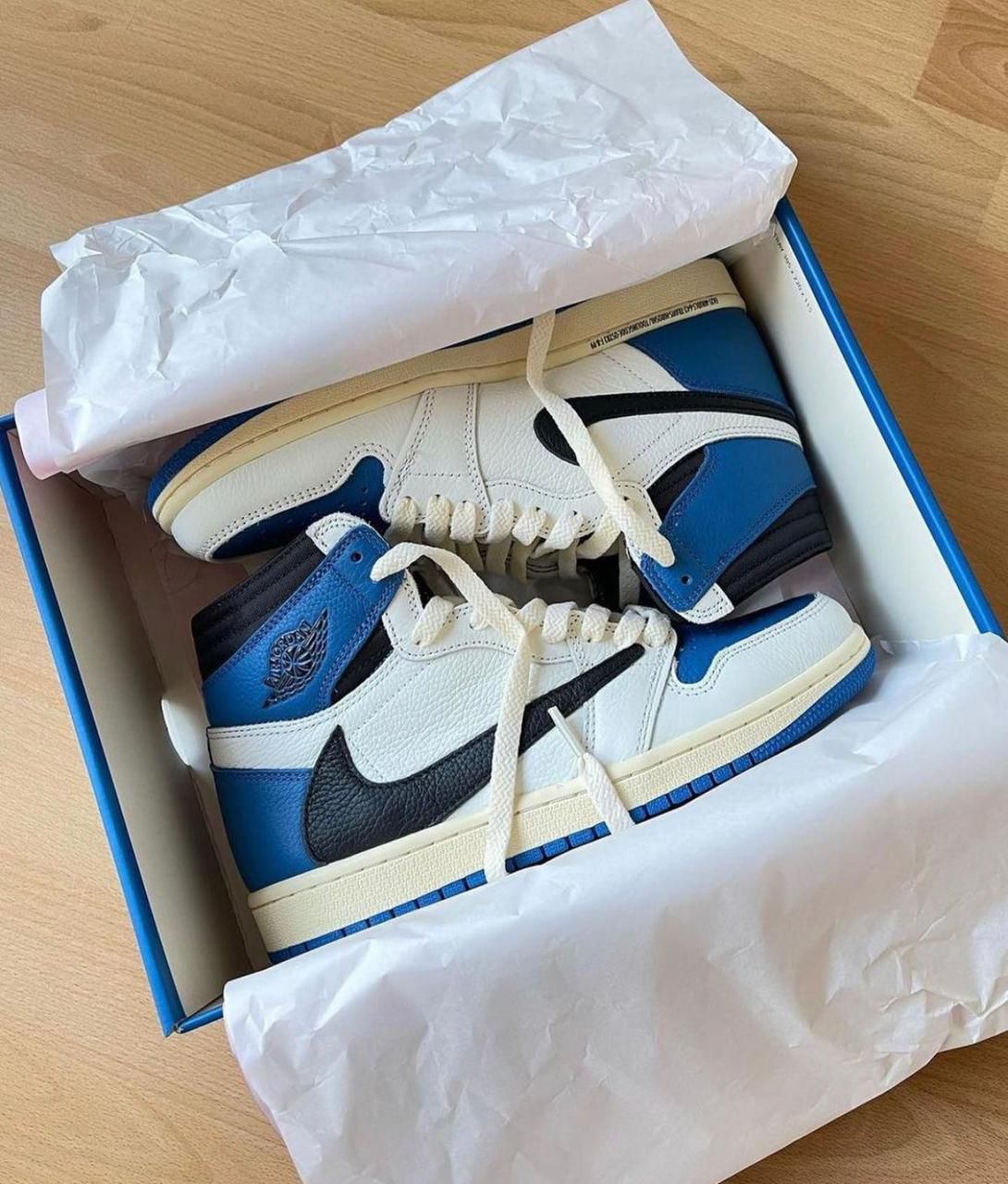 TRAVIS SCOTT ×FRAGMENT ×AIR JORDAN 1 HIGH OG