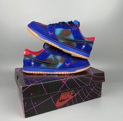 SB DUNK SPIDERMAN